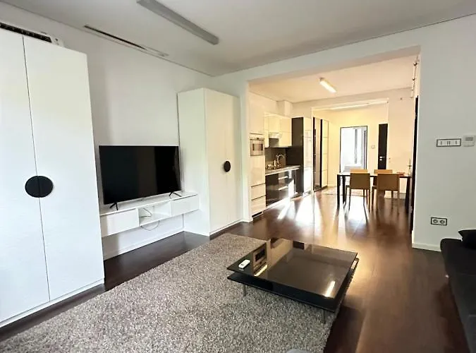 Colton Budapest T55